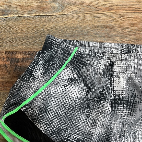 NWT SO Running Shorts Gray/Black with Neon Green Lines Size XS - Picture 6 of 11